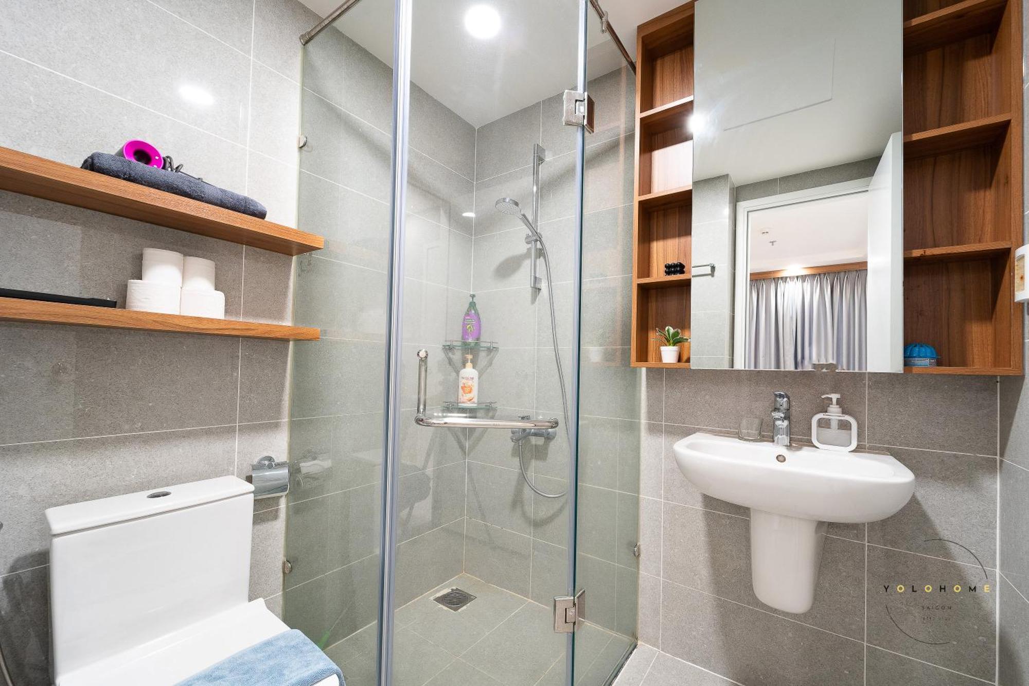 Elegant 2 Bedroom- Good Location- Yolohomesaigon- Terra Apartment